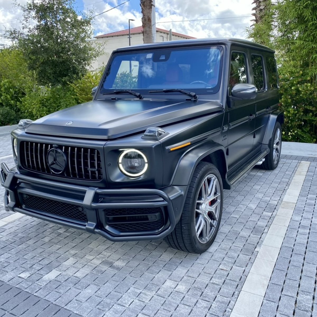 The same matte black Mercedes-AMG G63 rinsed and finished, matte paint left flat and even